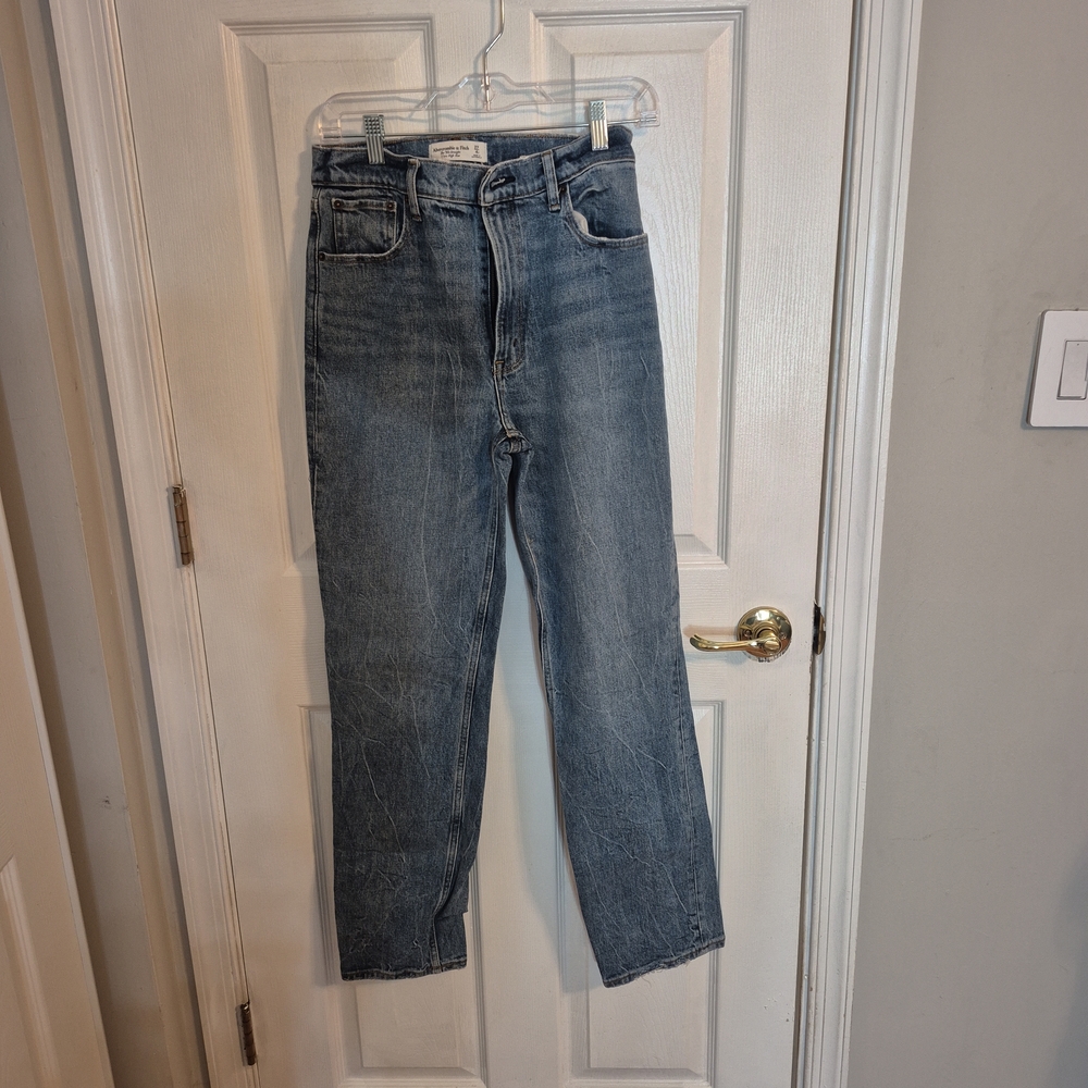 Abercrombie & Fitch Ultra High Rise 90s Straight Jean